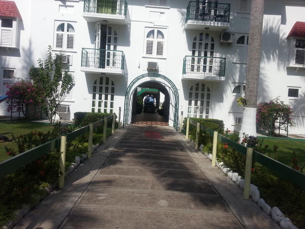 Apartment Treasure At Sandcastles Ocho Rios Exterior photo