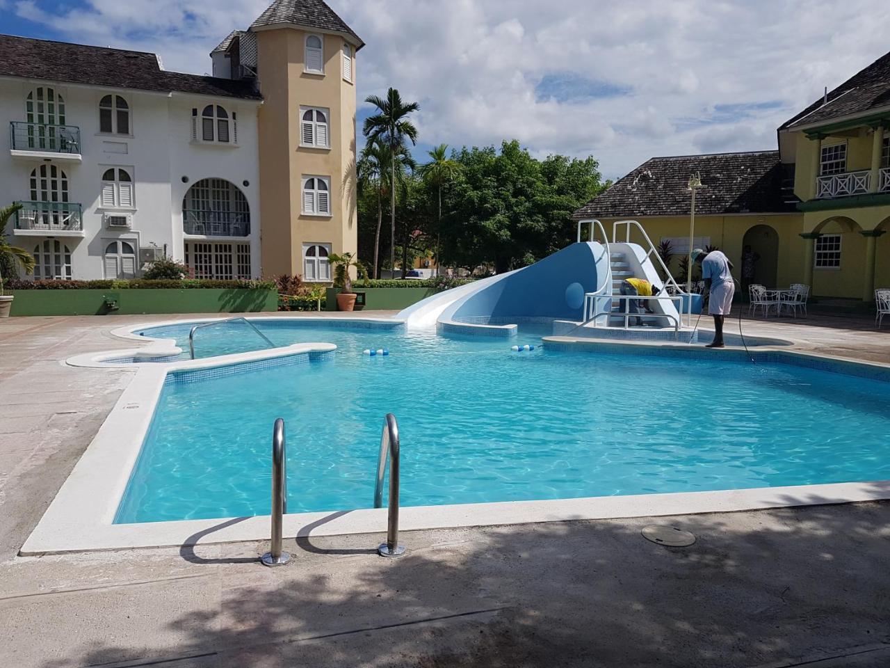 Apartment Treasure At Sandcastles Ocho Rios Exterior photo